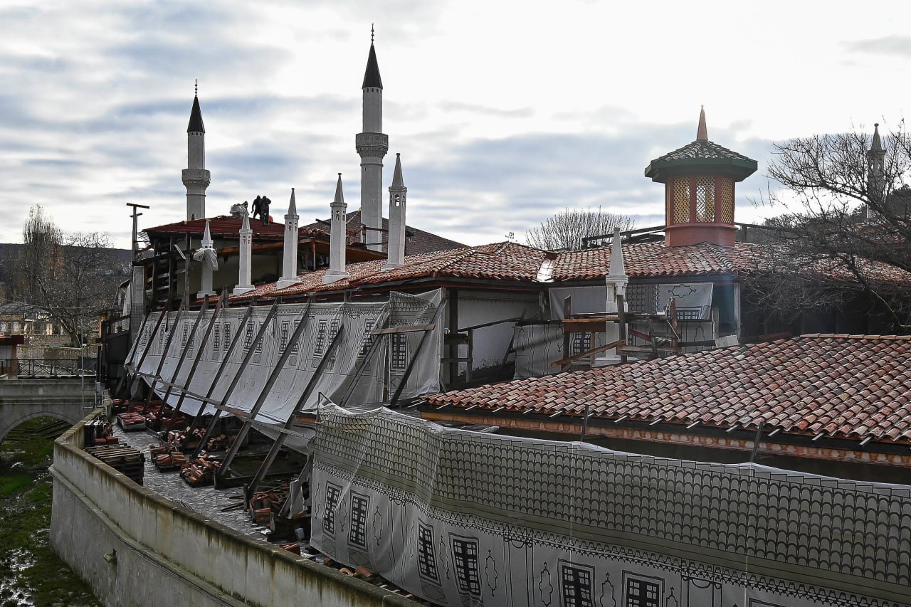 Китайский фарфор и баня XVII–XVIII веков: что скрывают стены Ханского дворца и на каком этапе реставрация 