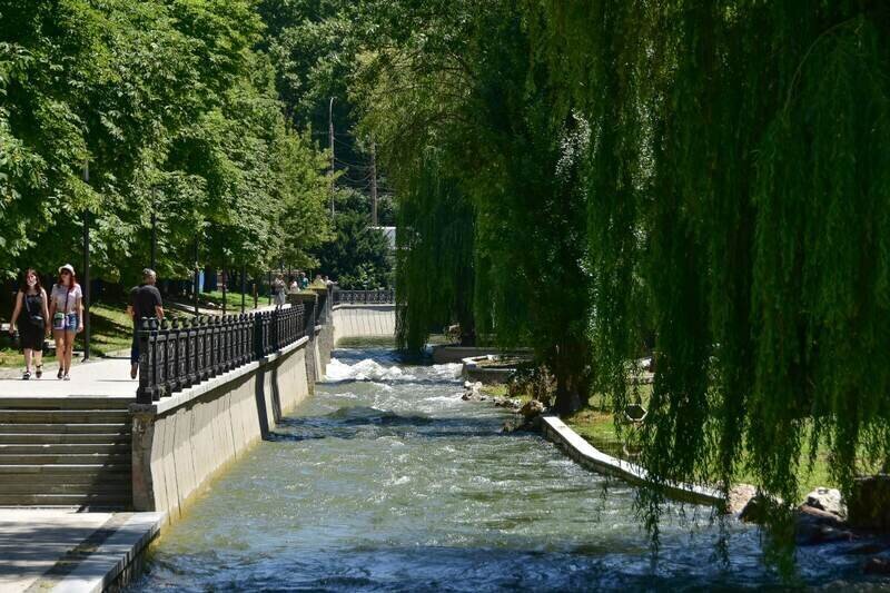 Чистая вода: в Крыму наводят порядок в акватории рек и водохранилищ