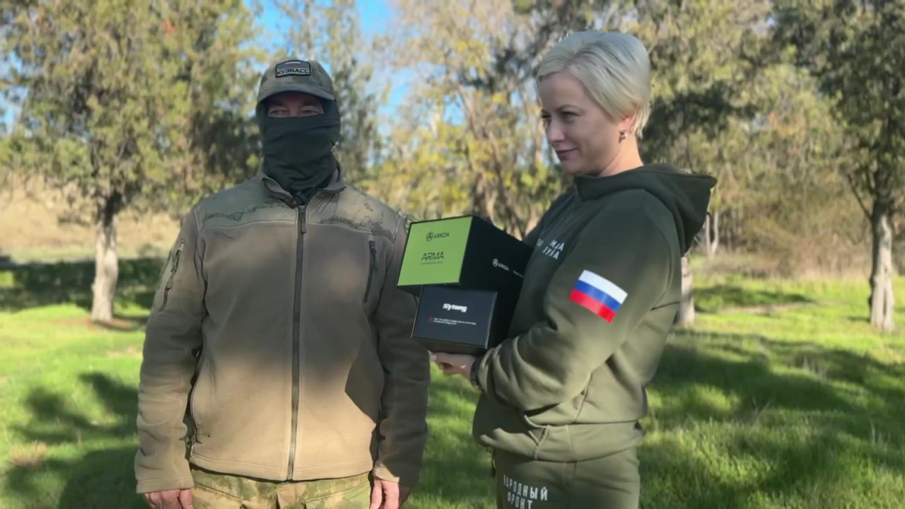 Два тепловизионных прицела передали крымчане подразделению "Барс-Крым" 