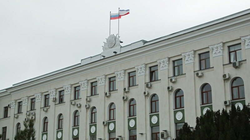 Очереди на пунктах пропуска, бюджет Крыма и не только: о чём говорили на заседании Совмина