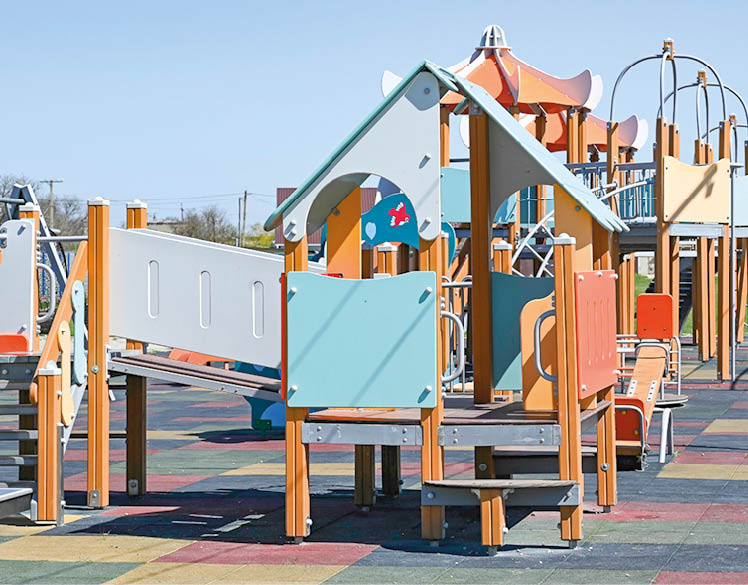 Свет, дороги и кино: чему радуются и на что жалуются жители Новоандреевки Симферопольского района