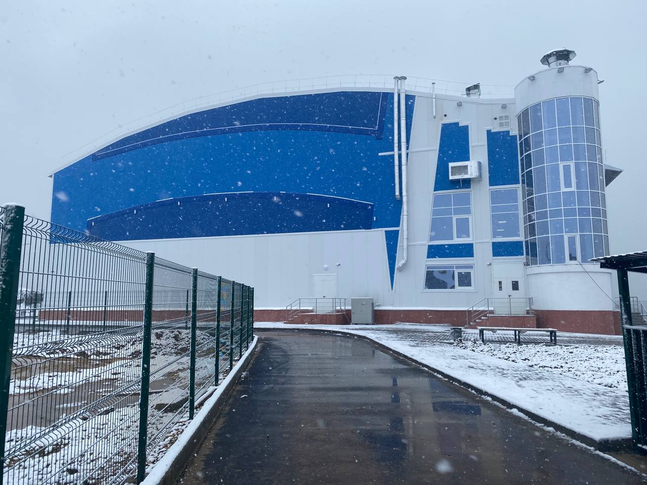 В городе Саки завершается строительство спортивного комплекса 