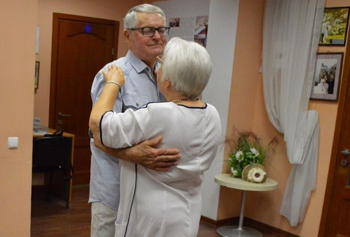 Прожившие вместе 55 лет ялтинские пенсионеры станцевали трогательный танец любви