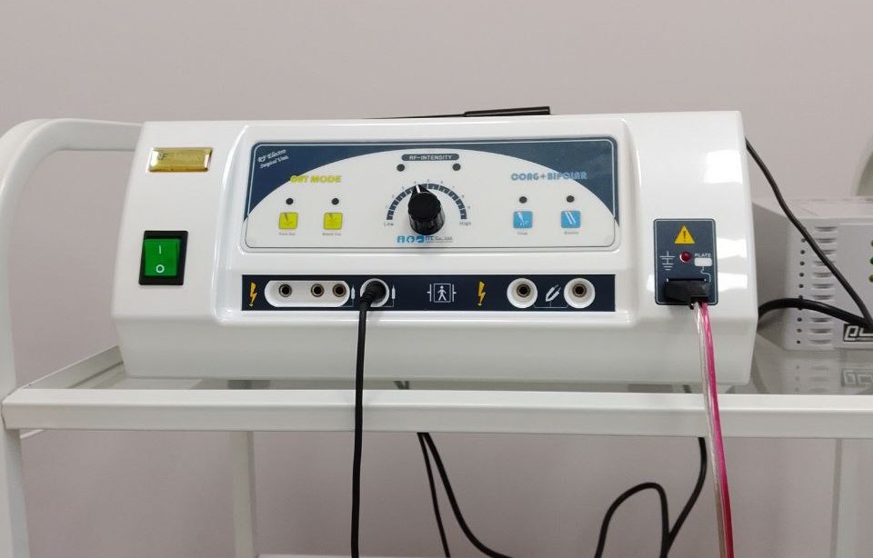 В крымский кожвендиспансер закупили аппарат для бесконтактного удаления опухолей