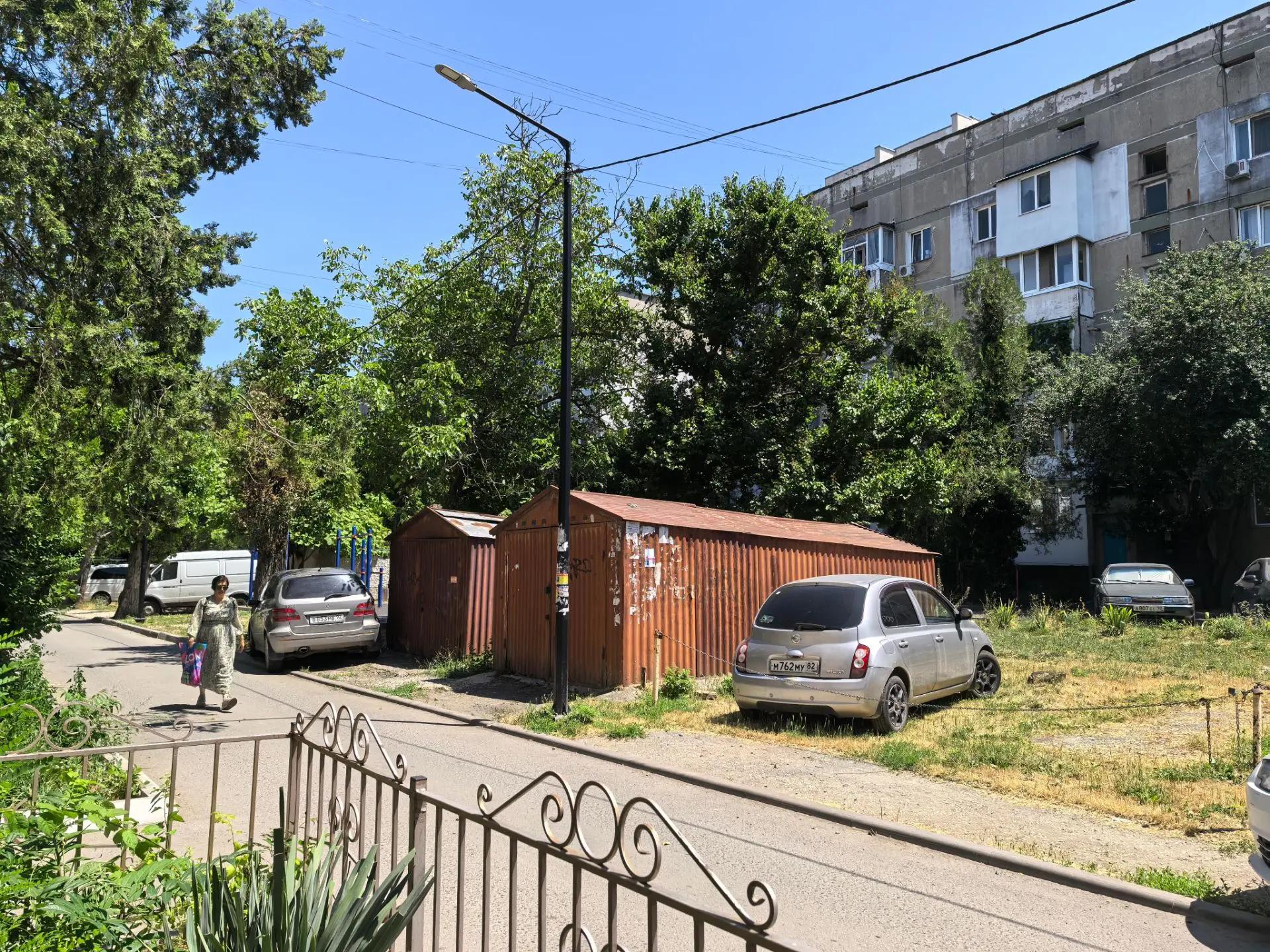 Гаражную амнистию продлили до 2031 года: как крымчанам оформить свои боксы