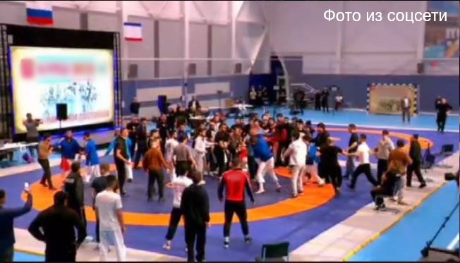 Полиция пресекла массовую драку на спортивном турнире в Крыму