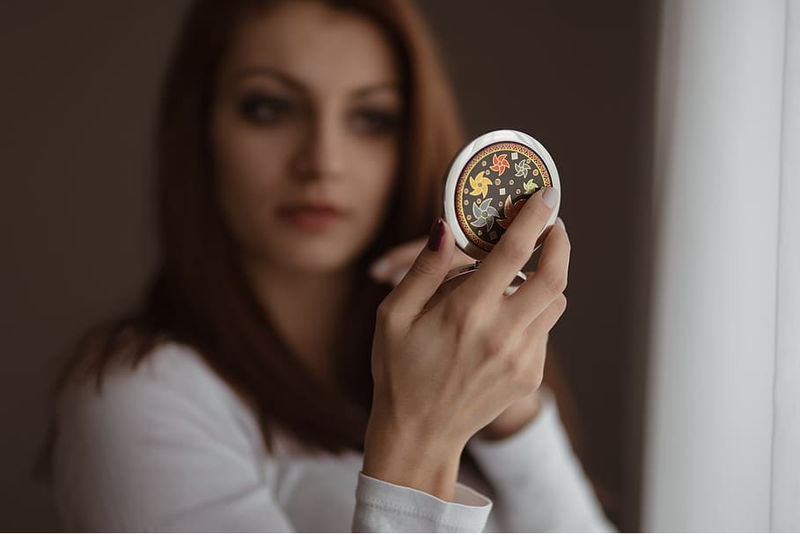 Как справиться с сухостью кожи в межсезонье и правильно подобрать косметические средства