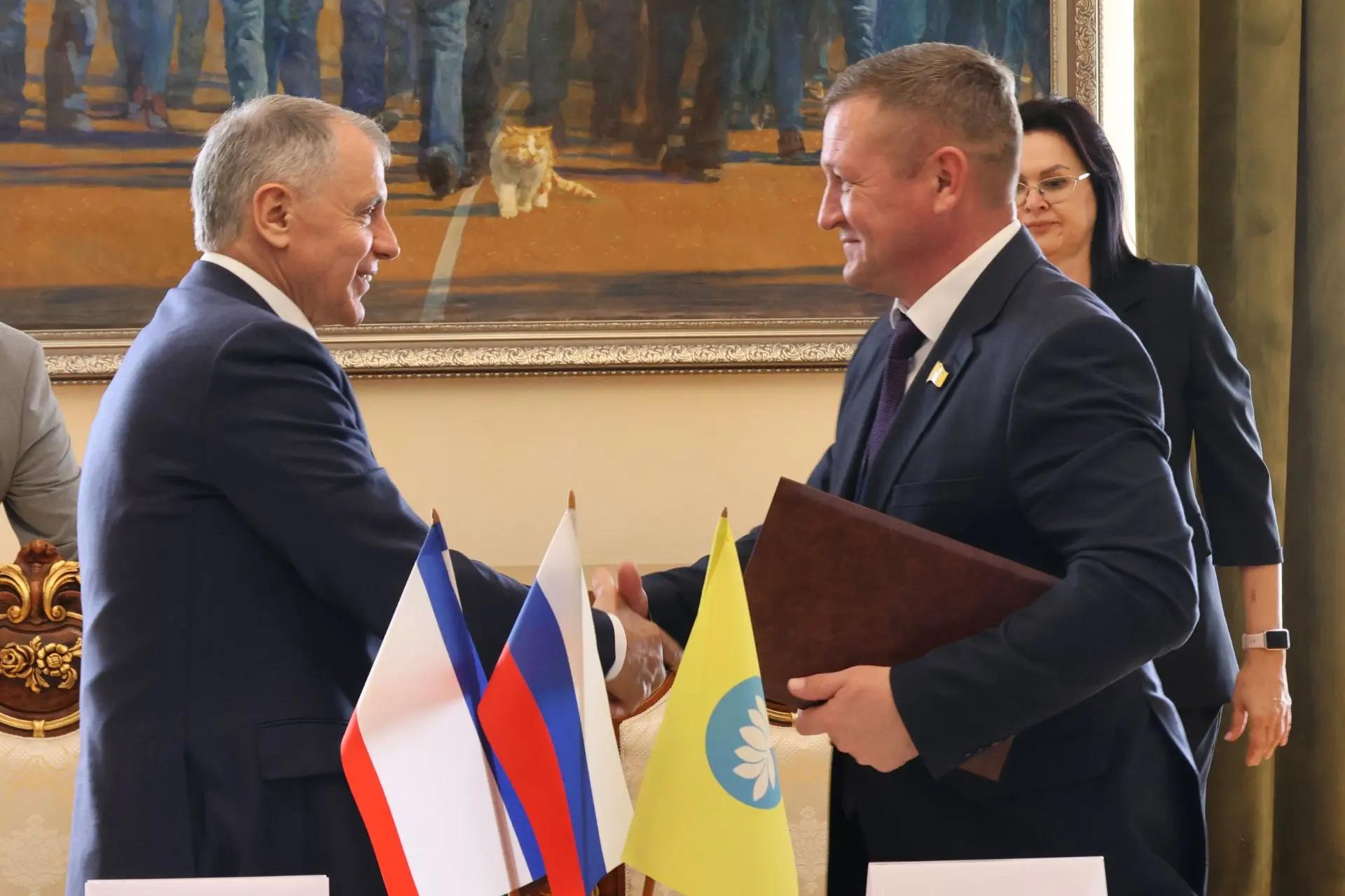 Крым и Калмыкия подписали соглашение о межпарламентском сотрудничестве