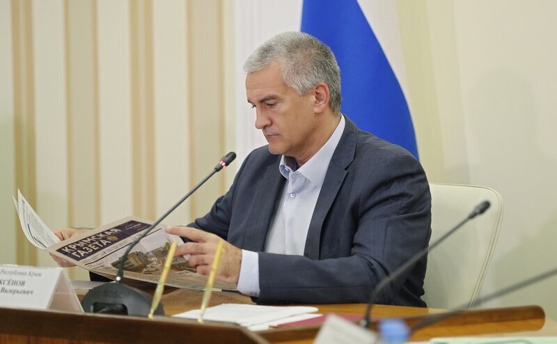 Сергей Аксёнов поздравил с днем рождения коллектив «Крымской газеты»