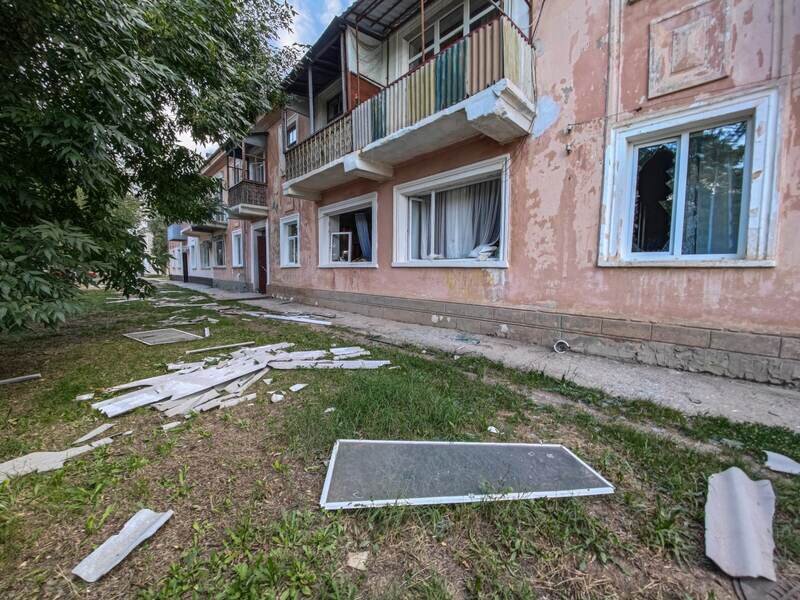 Из-за взрывов в Новофедоровке повреждено 62 многоквартирных дома и около 20 магазинов