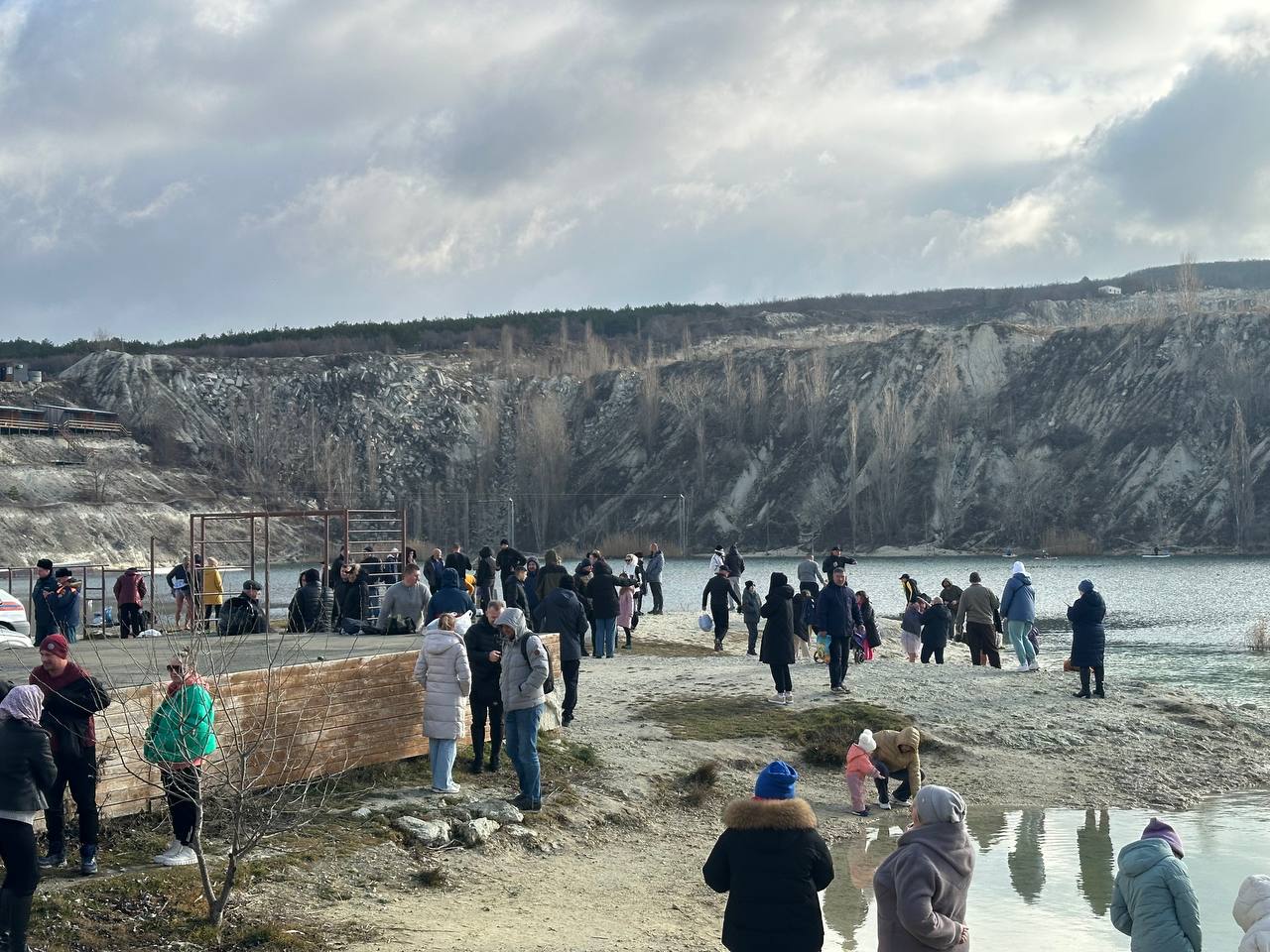 В Бахчисарайском районе Крыма проходят крещенские купания