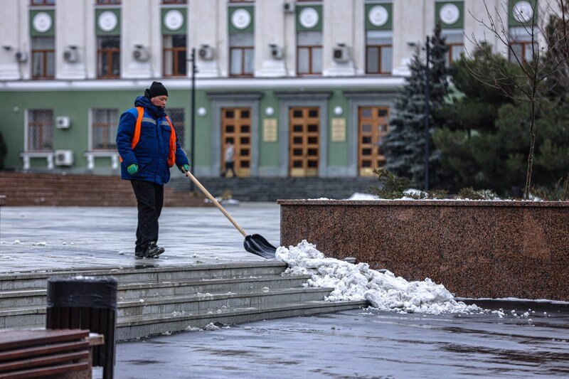 Мороз и снег в Крыму продержатся неделю: насколько готовы МЧС и городские службы