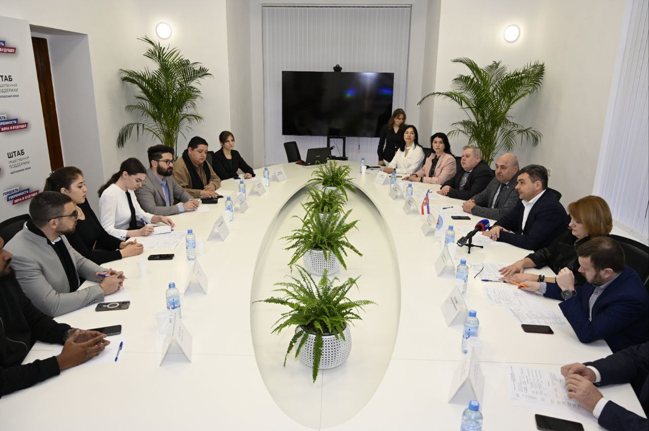 Иностранные наблюдатели посетили Крым