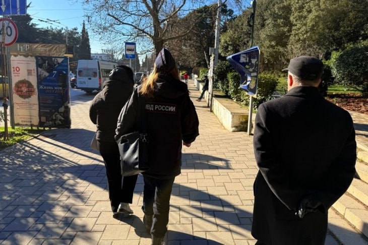 В Ялте ловят прогуливающих занятия школьников