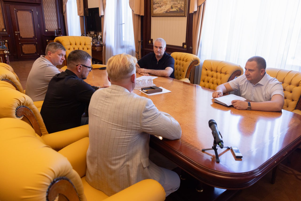 Руководители трёх крымских регионов успешно завершили обучение в кадровой программе "Школа мэров"