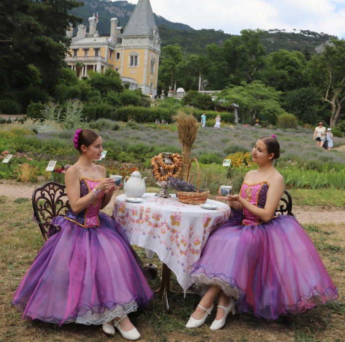 В Массандровском дворце прошёл праздник "Лавандовая рапсодия"