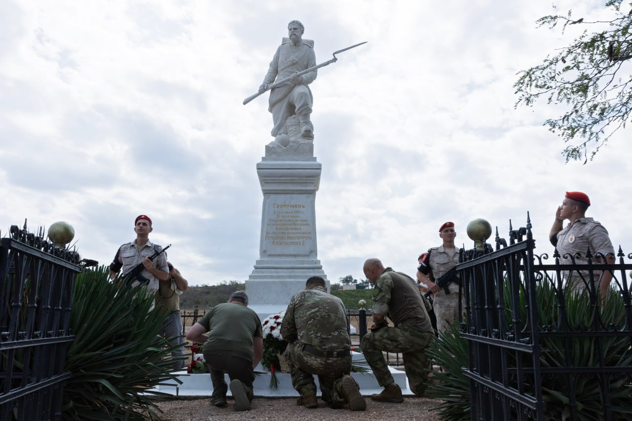 В Крыму открыли памятник «Русскому солдату Владимирского пехотного полка»