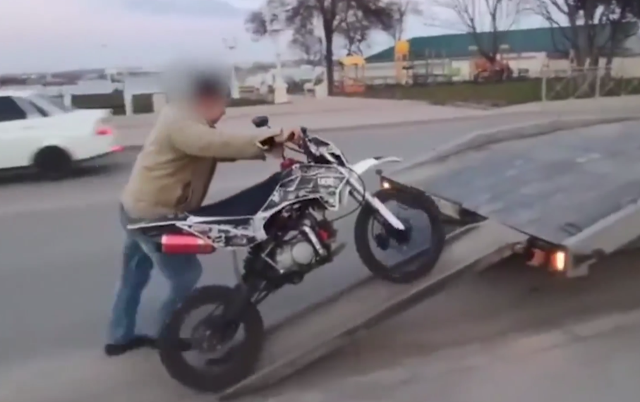 В Керчи поймали гонявшего без прав пьяного мотоциклиста