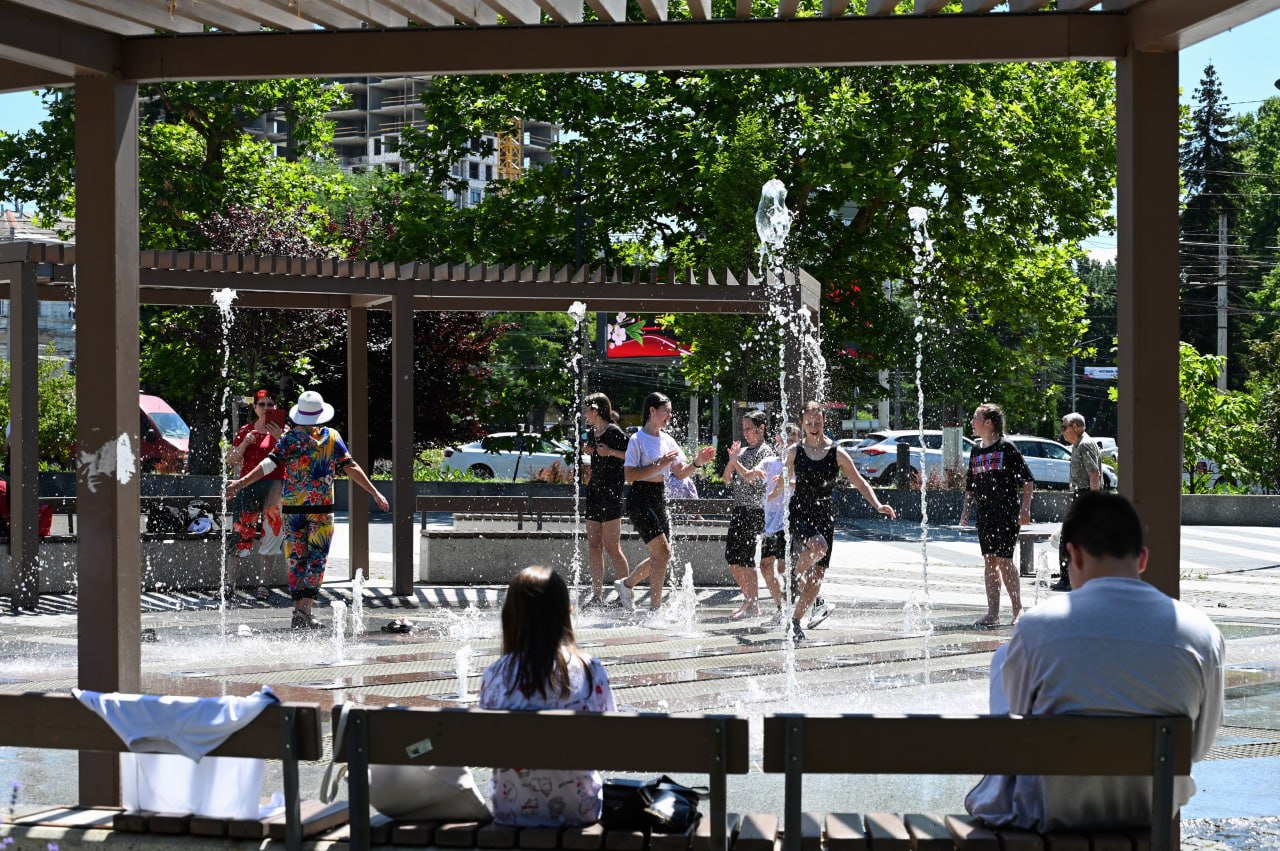 Это чушь: синоптики раскритиковали прогноз об аномально жарком лете