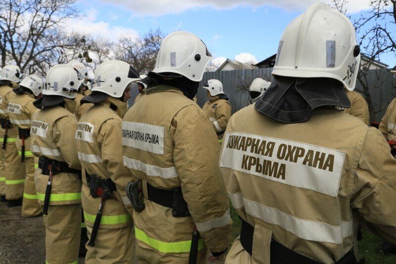 Огненный экзамен: в Крыму выбрали лучшего пожарного