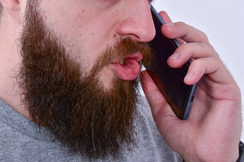 Ваш внук стал виновником ДТП: мошенники обманули пожилую крымчанку на 1,3 млн рублей