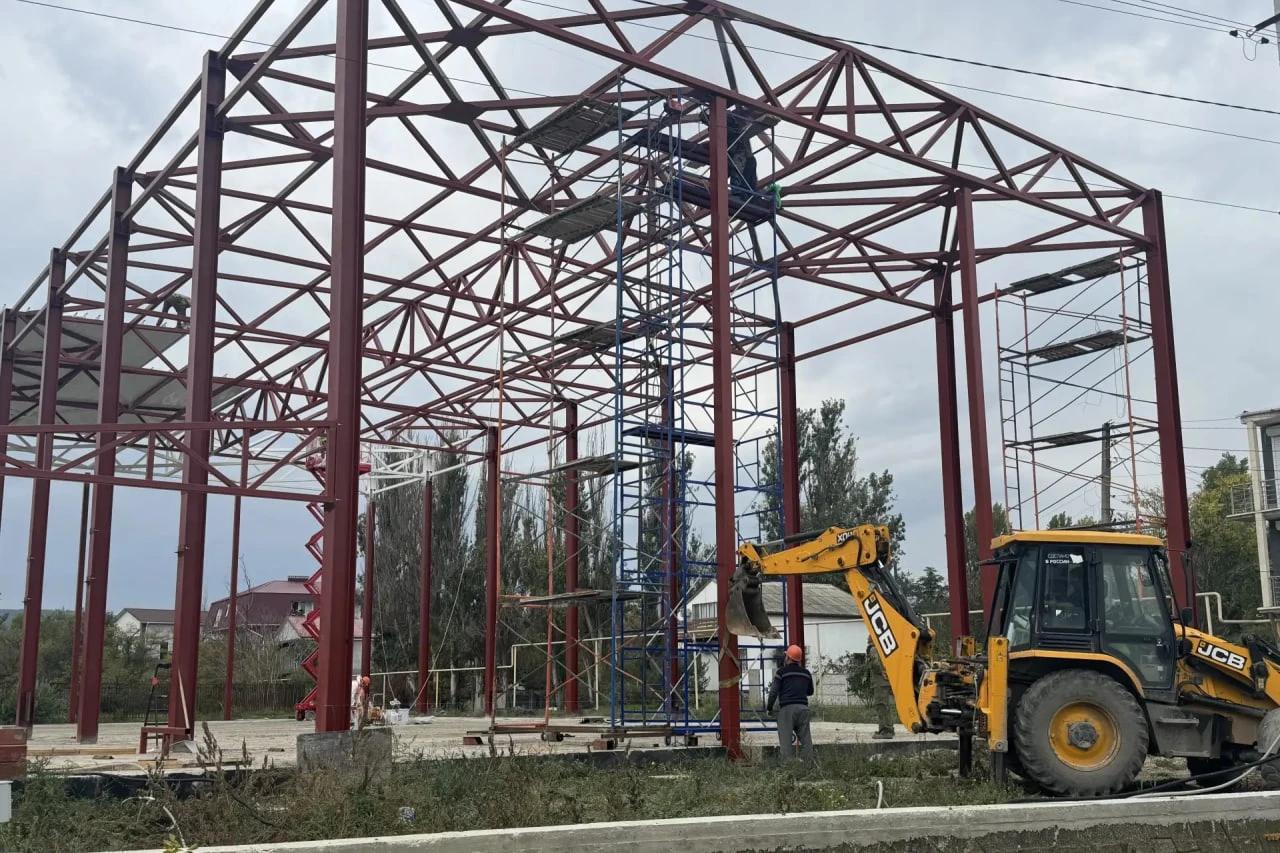 В Феодосии к концу года завершат строительство модульного спортзала