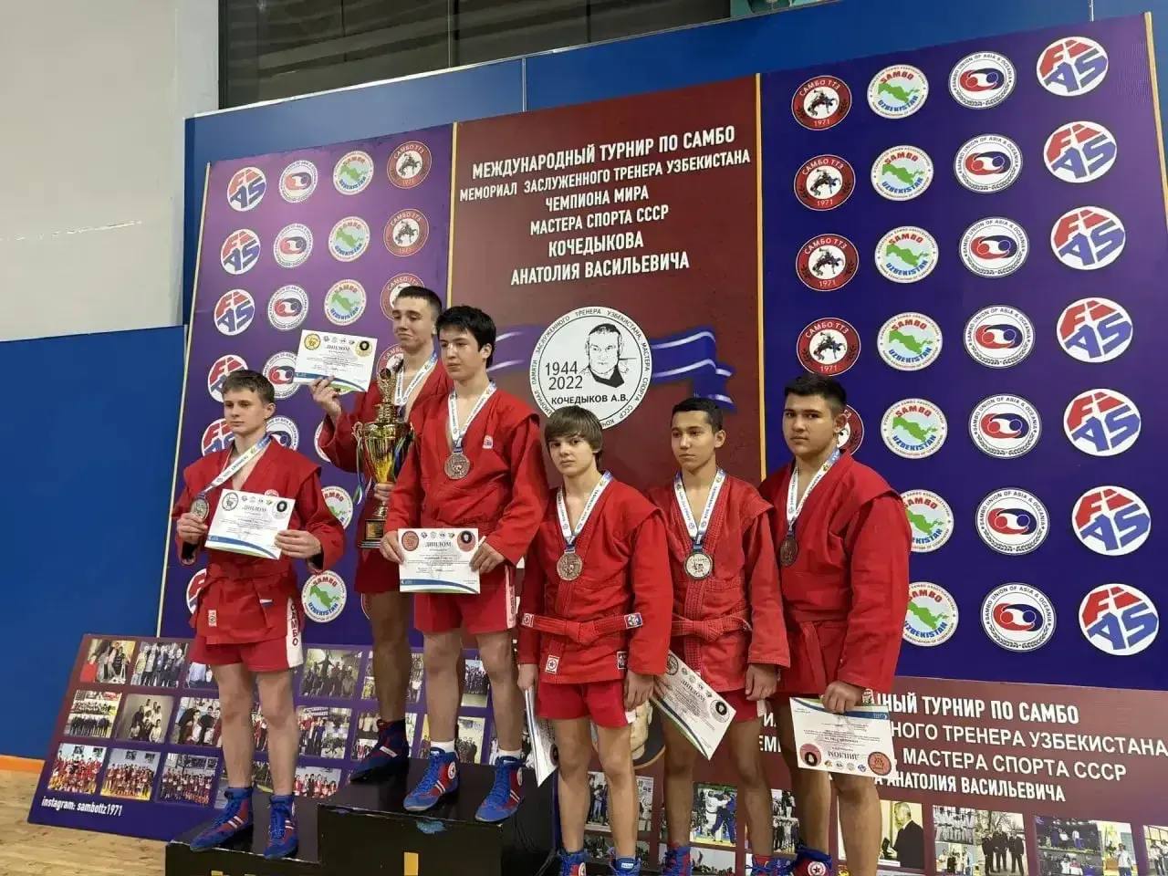 Крымчане завоевали 6 медалей на международном турнире по самбо