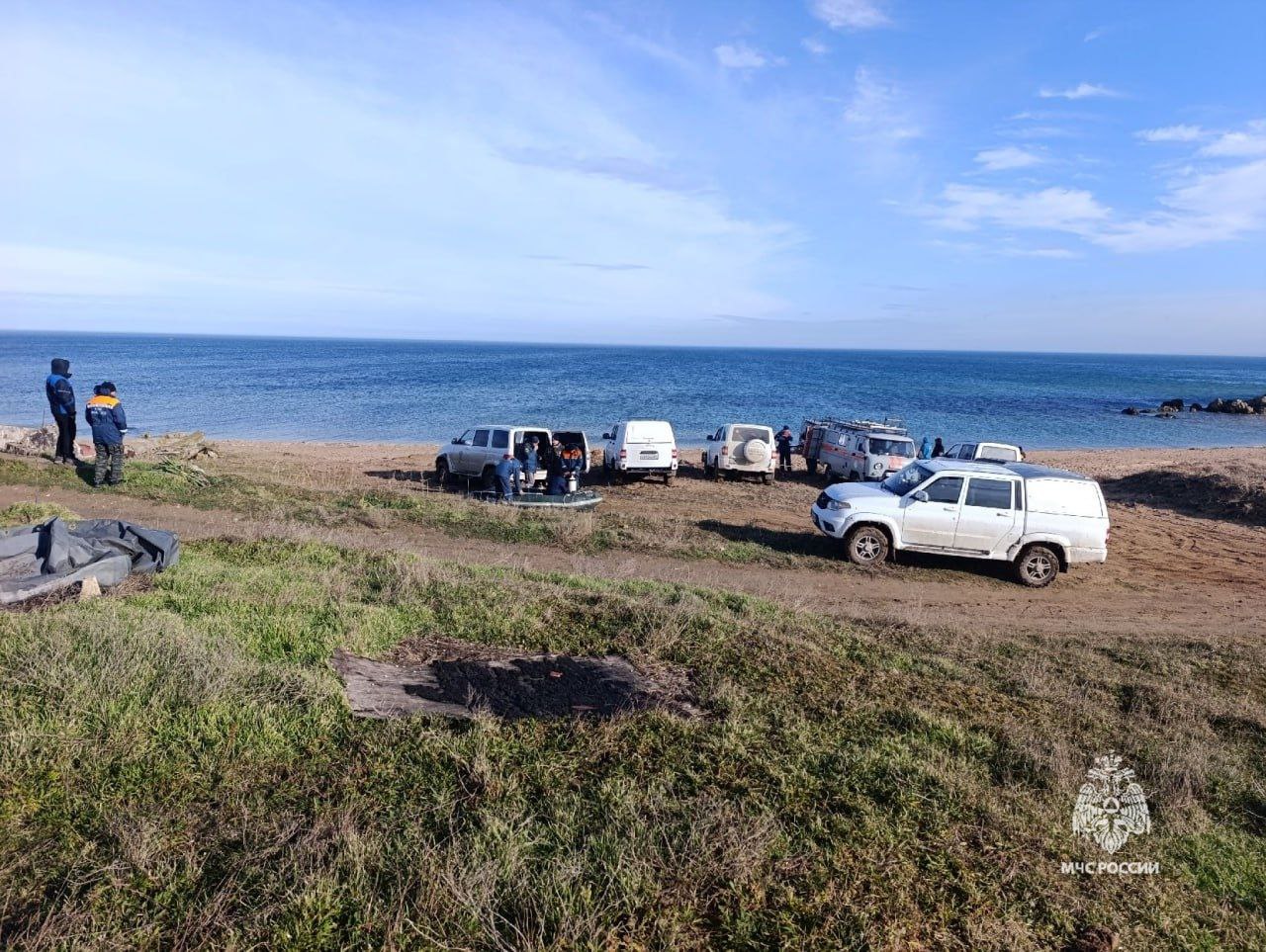 Третий день в Крыму ищут пропавших в море рыбаков 