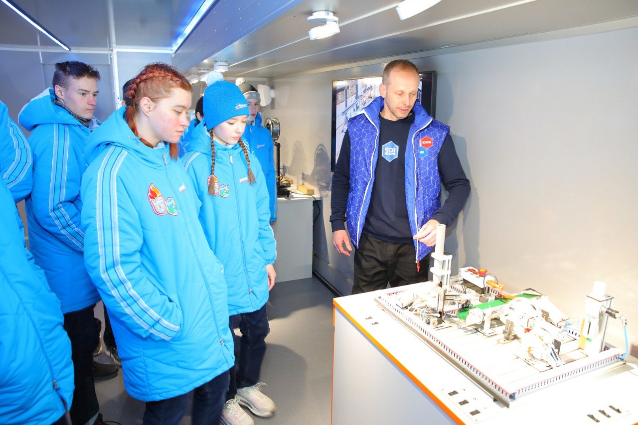 В «Артек» прибыл мультимедийный автопоезд «Россия – моя история»