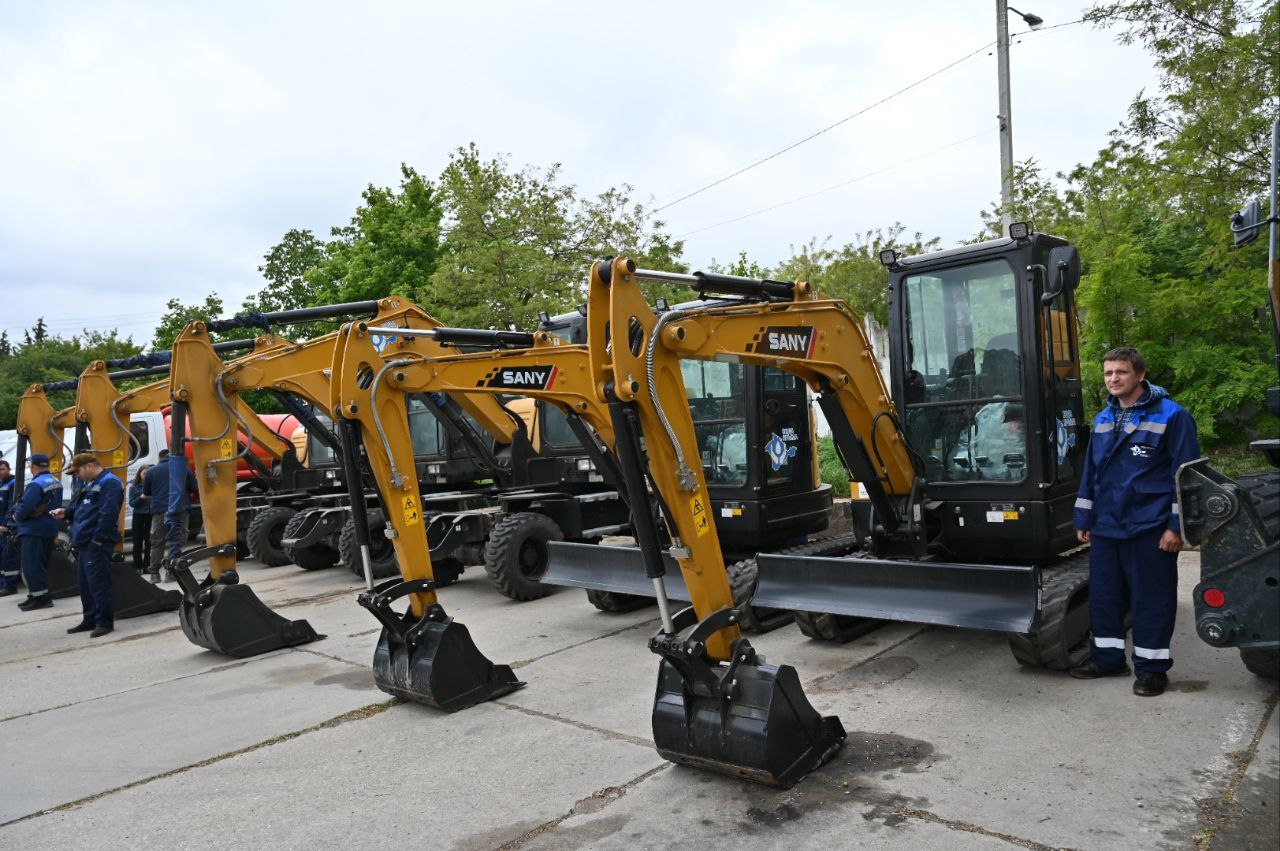 "Вода Крыма" приобрела в лизинг 16 единиц спецтехники