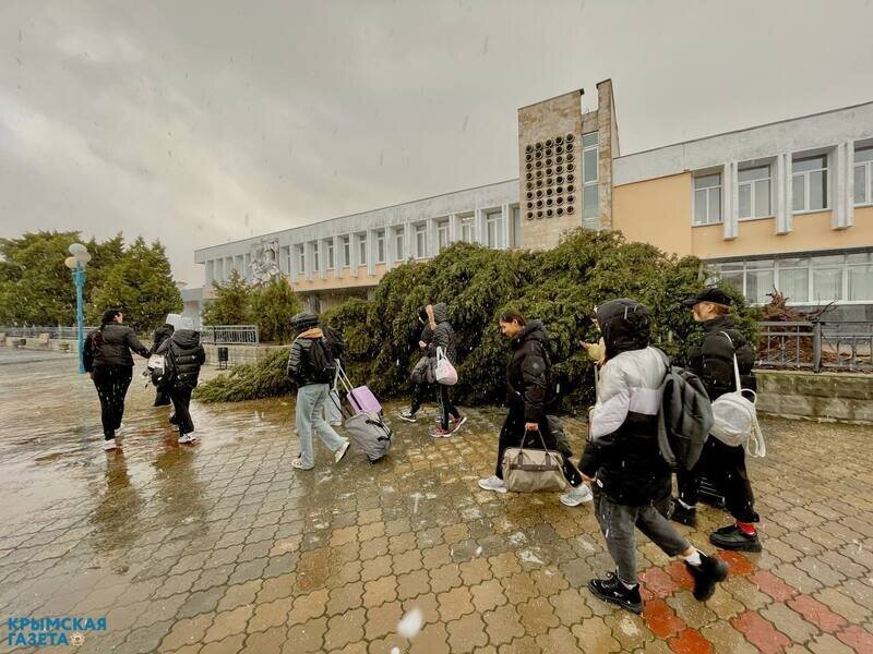 Последствия урагана в Евпатории - фоторепортаж