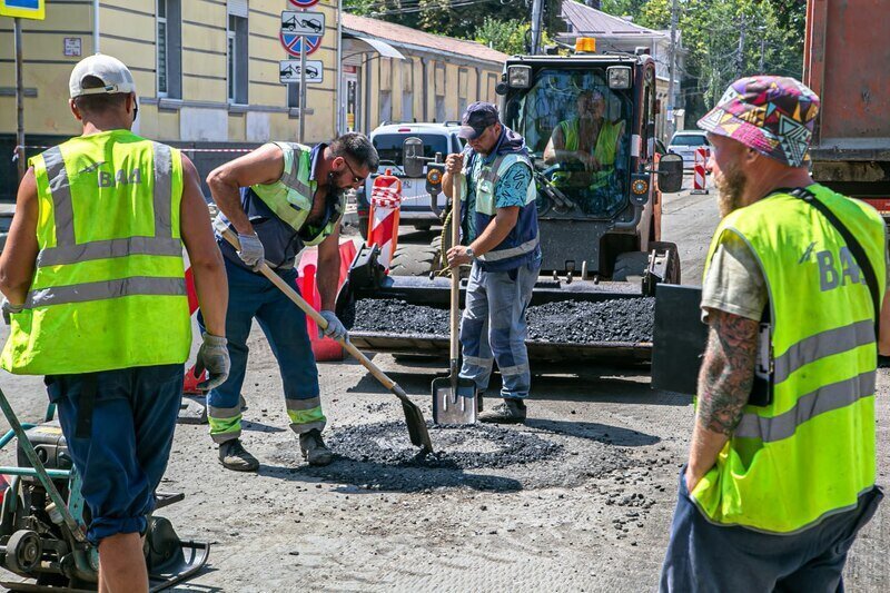 Улицу Толстого в Симферополе перекроют на два дня, где ещё ремонтируют дороги в Крыму