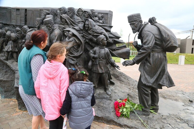 Огонь в сердце: как в Крыму вспоминали жертв депортации