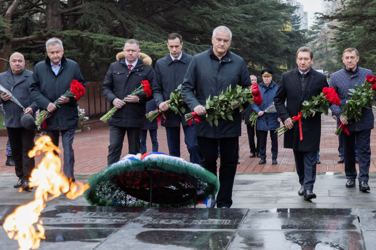 В Крыму почтили память Неизвестного Солдата