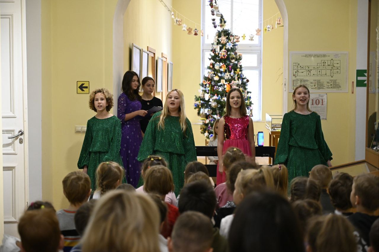 В Крымском этнографическом музее проходит выставка ко Дню Святителя Николая - фоторепортаж