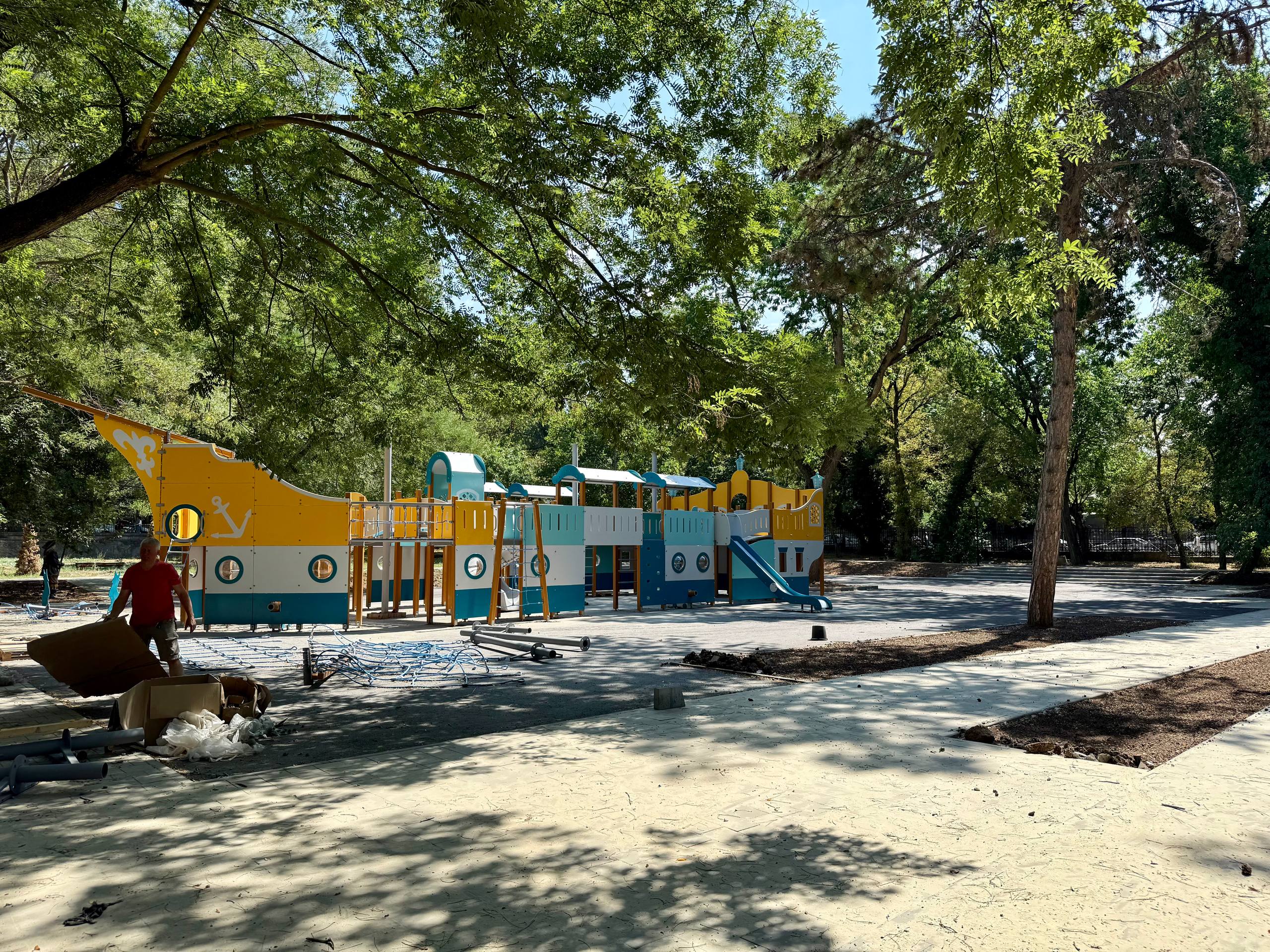 Позже срока: когда откроется Детский парк в Симферополе