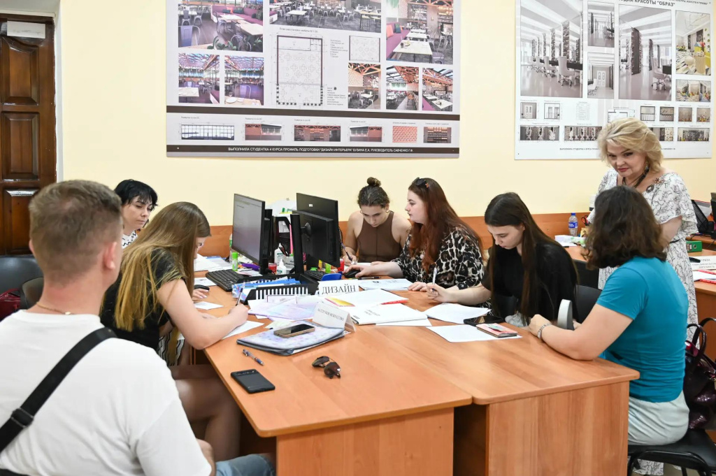 Приёмная кампания-2026 в Крыму: как подать документы, какие специальности востребованы и что изменилось для абитуриентов