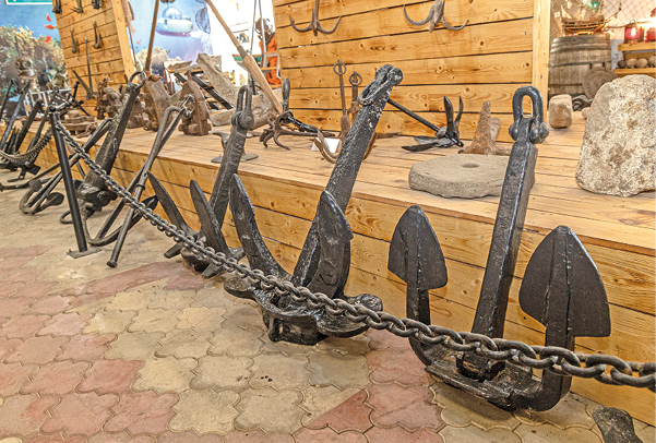 Михаил Гладчук якори музей.jpg