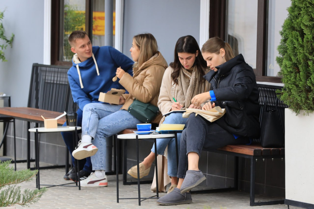 Проблемы крымской молодёжи: от миграции до интернет-зависимости