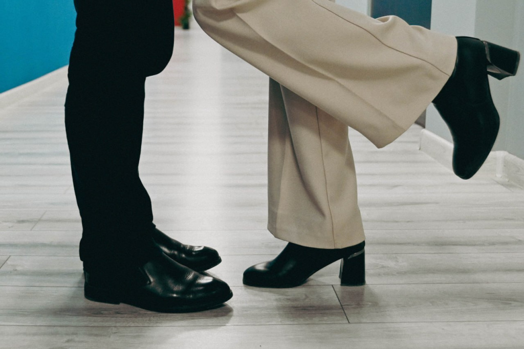 Большинство россиян согласны, что за успехом мужчины стоит женщина