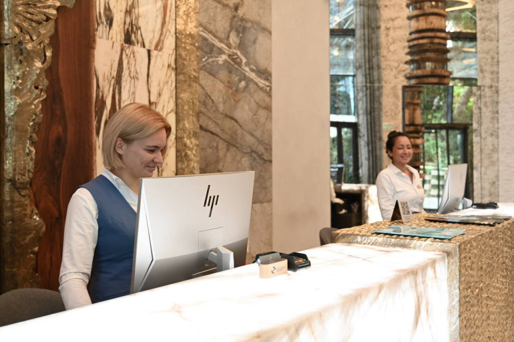 В гостиницы Крыма разрешили заселяться с загранпаспортом или водительским удостоверением