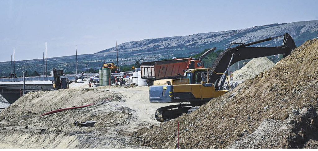 Финансирование строительства дорог в Крыму: что ожидает регион