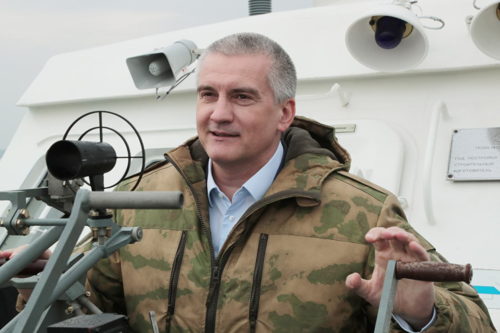 Сергей Аксёнов поздравил крымских мужчин с Днём защитника Отечества 