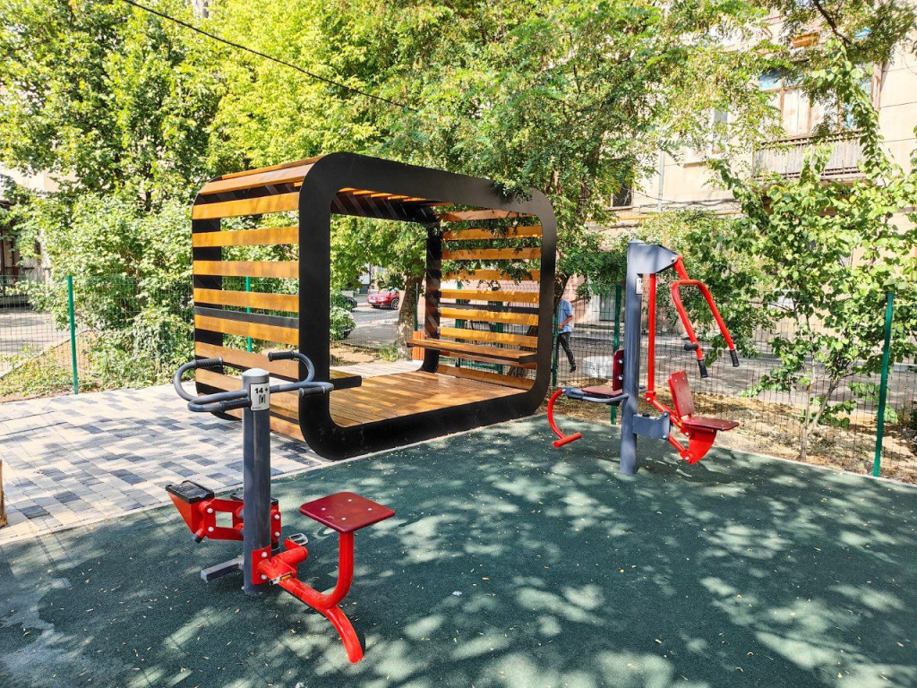 Более 200 общественных и дворовых территорий благоустроят в Крыму