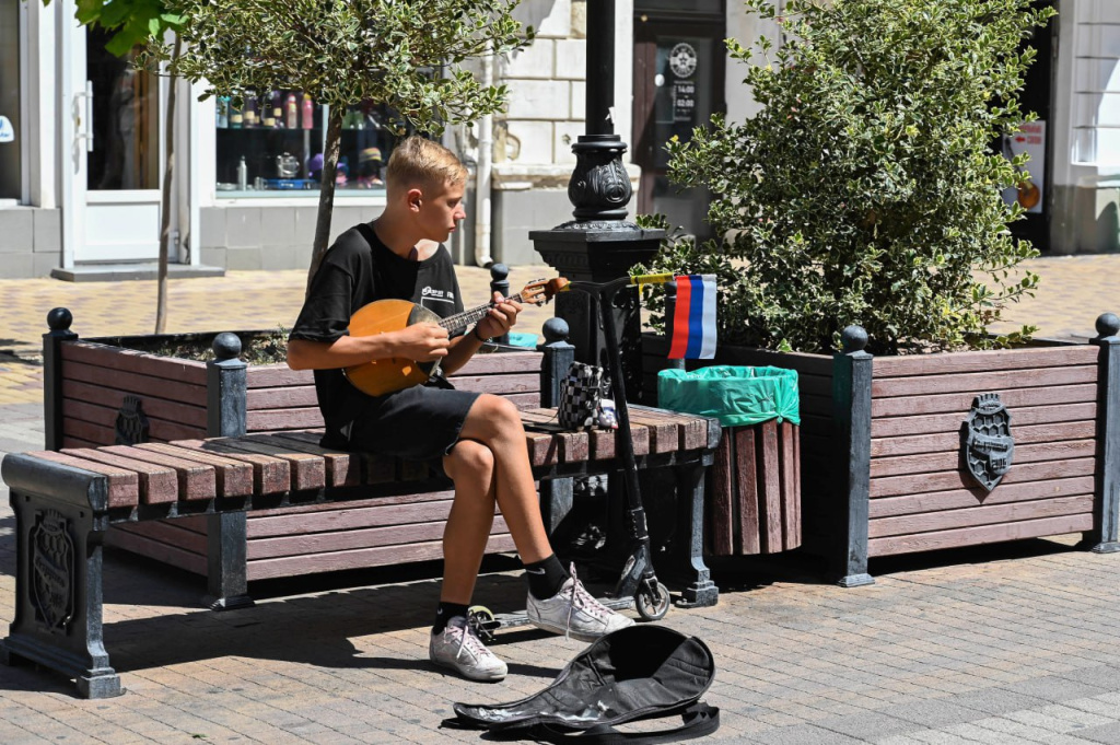 Кнут и пряник для севастопольских уличных музыкантов: за что можно попасть в чёрный список в городе-герое