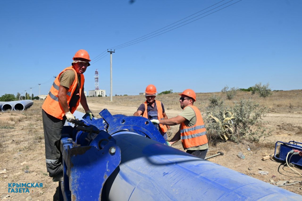 Работы по обеспечению бесперебойного водоснабжения двух посёлков под Феодосией завершаются