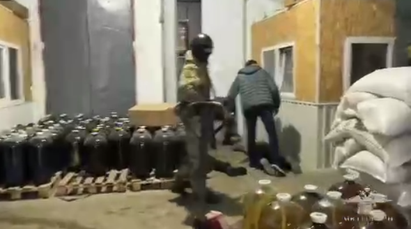 В Крыму накрыли подпольный цех по производству безалкогольных газированных напитков