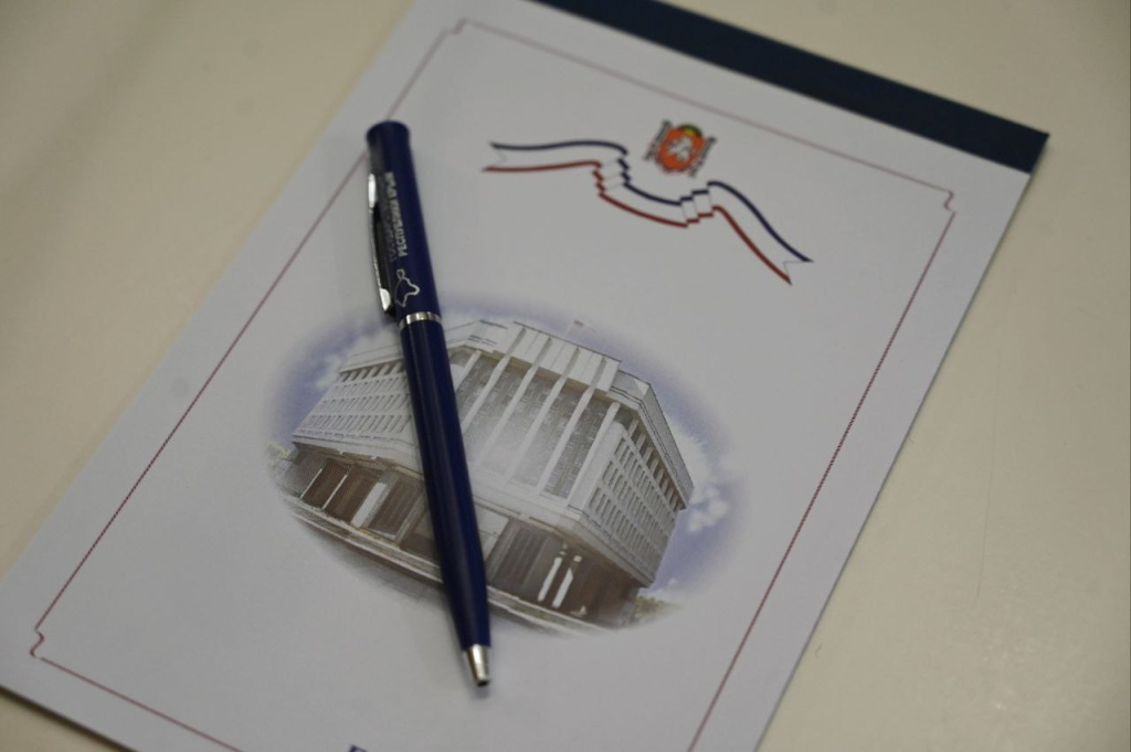 Штрафы за разглашение данных о военных объектах и запрет на посещение кальянных несовершеннолетними: итоги сессии Госсовета Крыма