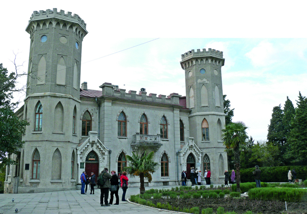 Иван Коваленко. Башни по углам замка Софьи Паниной в Гаспре, похожие на шахматные ладьи, вдохновили Владимира Набокова на составление шахматных задач 22-1.jpg