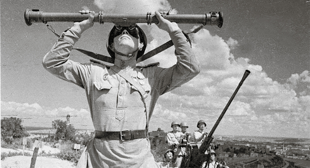 открытые источники. Советские зенитчики в освобождённом Севастополе. 1944 год 26-2.jpg